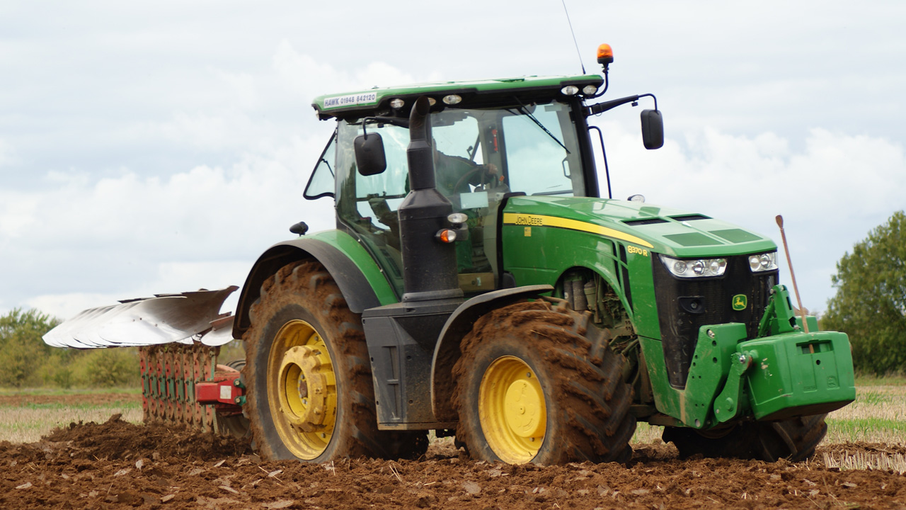 John Deere 8370 Ploughing