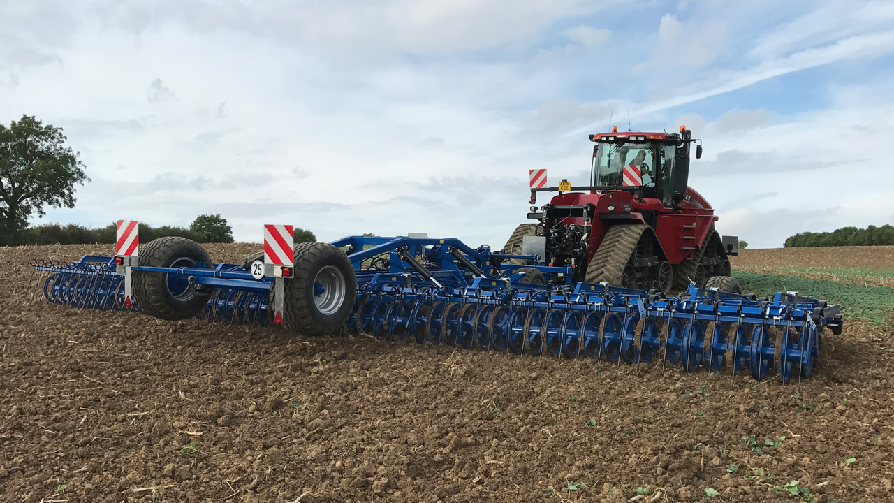 Case Quadtrac 540 - Kockerling 12m Cultivator