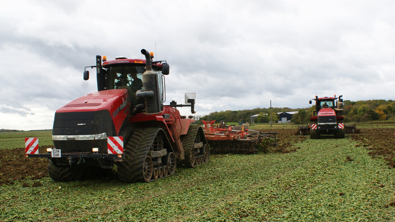 Case Quadtrac 540's - Discing Sugar Beet