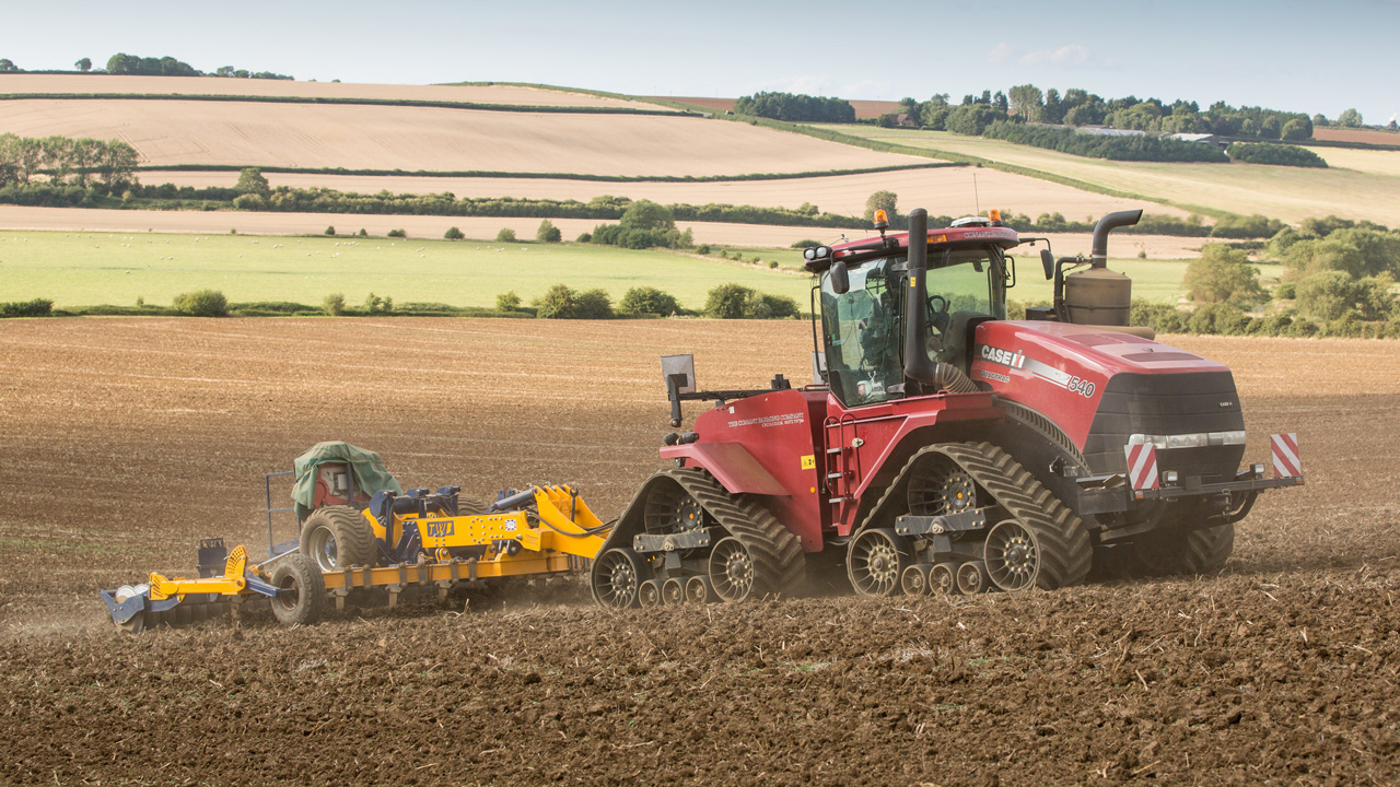 Case Quadtrac 540 - Cultivating