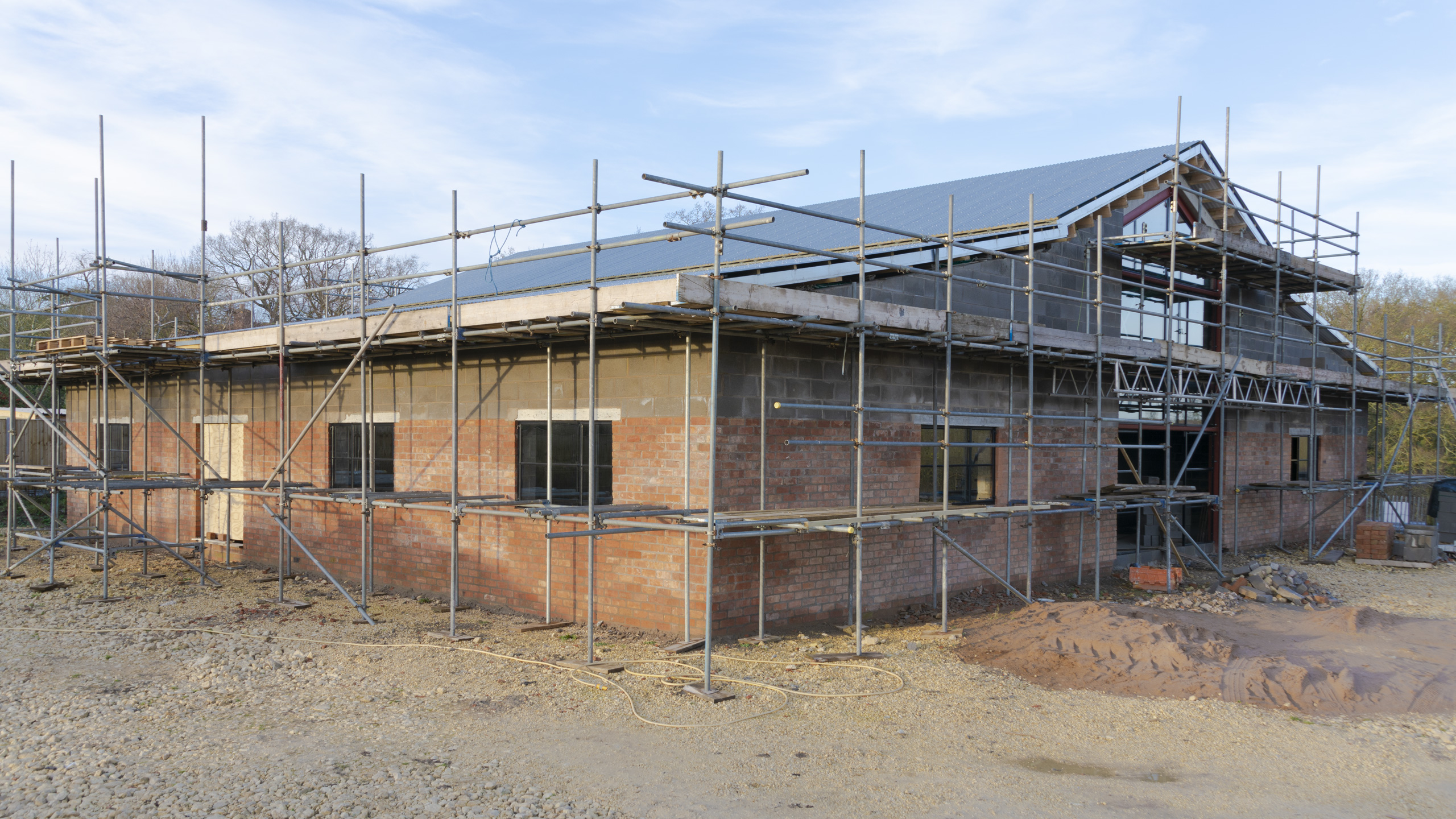Dec 2019: External construction has progressed well despite poor weather with the roofing and glazing almost complete.